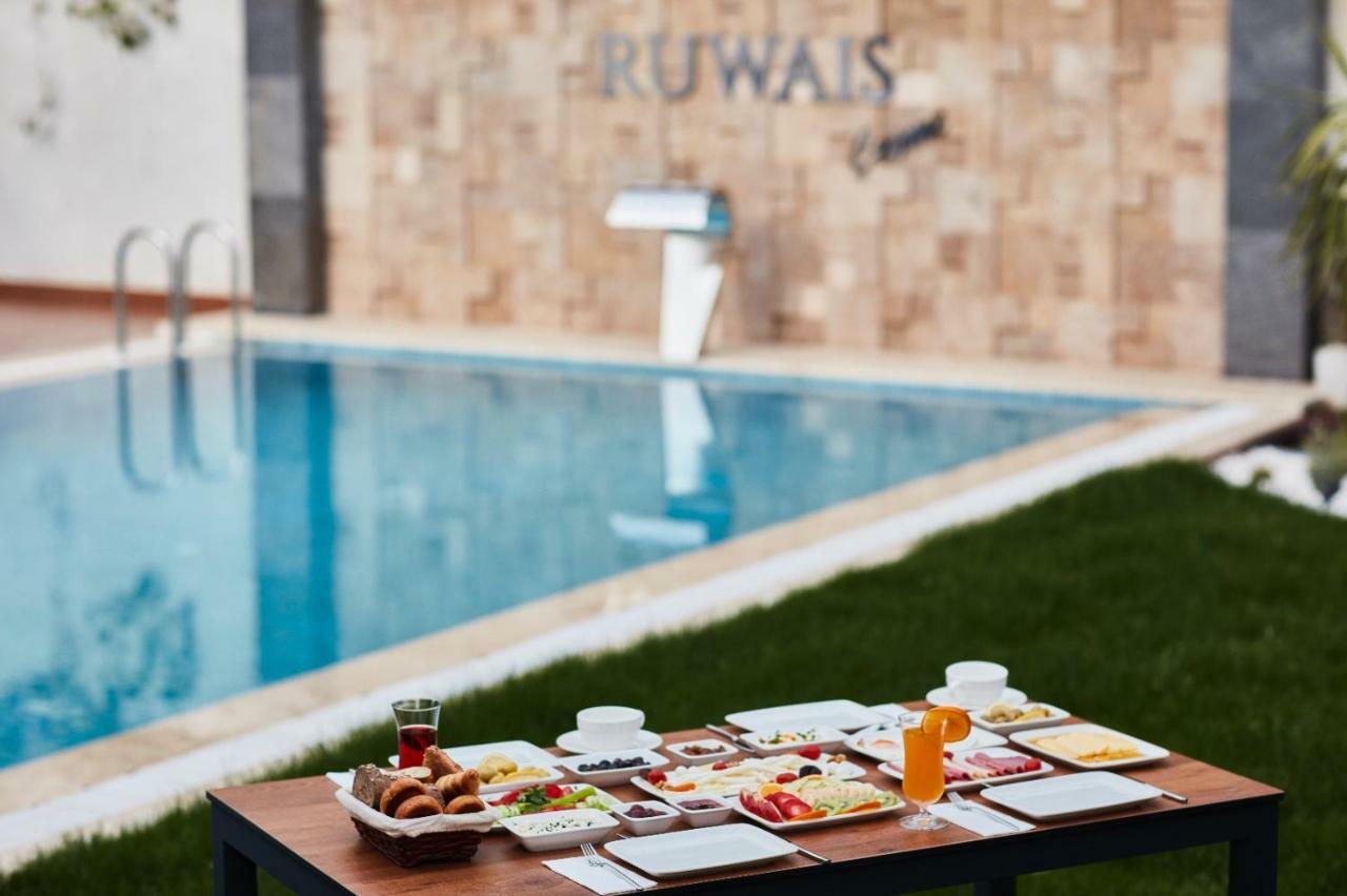 Ruwais Hotel Çeşme Exterior foto
